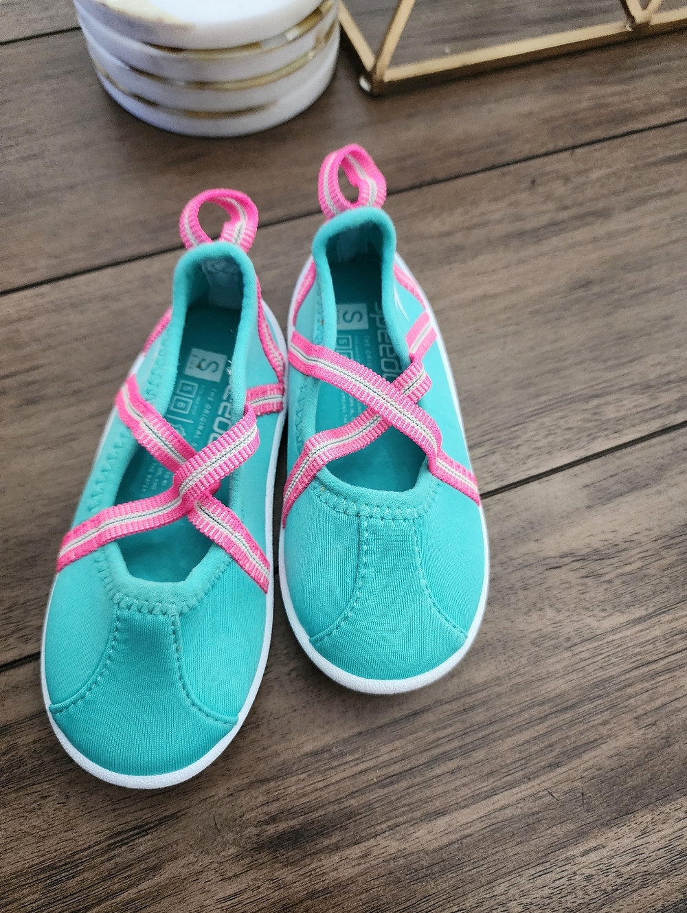 Speedo Girls Teal and Pink Slip-On Water Shoes Size 6T